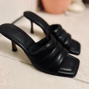 Black Leather H&M Squared Open Toed Small Heels / Heeled Sandals